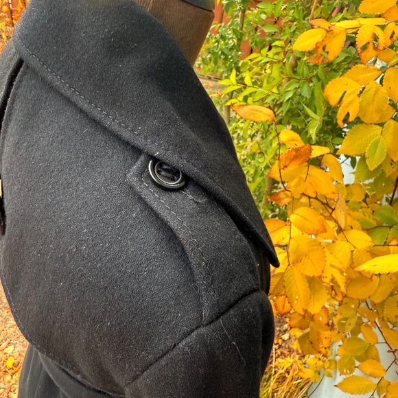 Classic Kenneth Cole Black belted trench coat - Picture 10 of 14